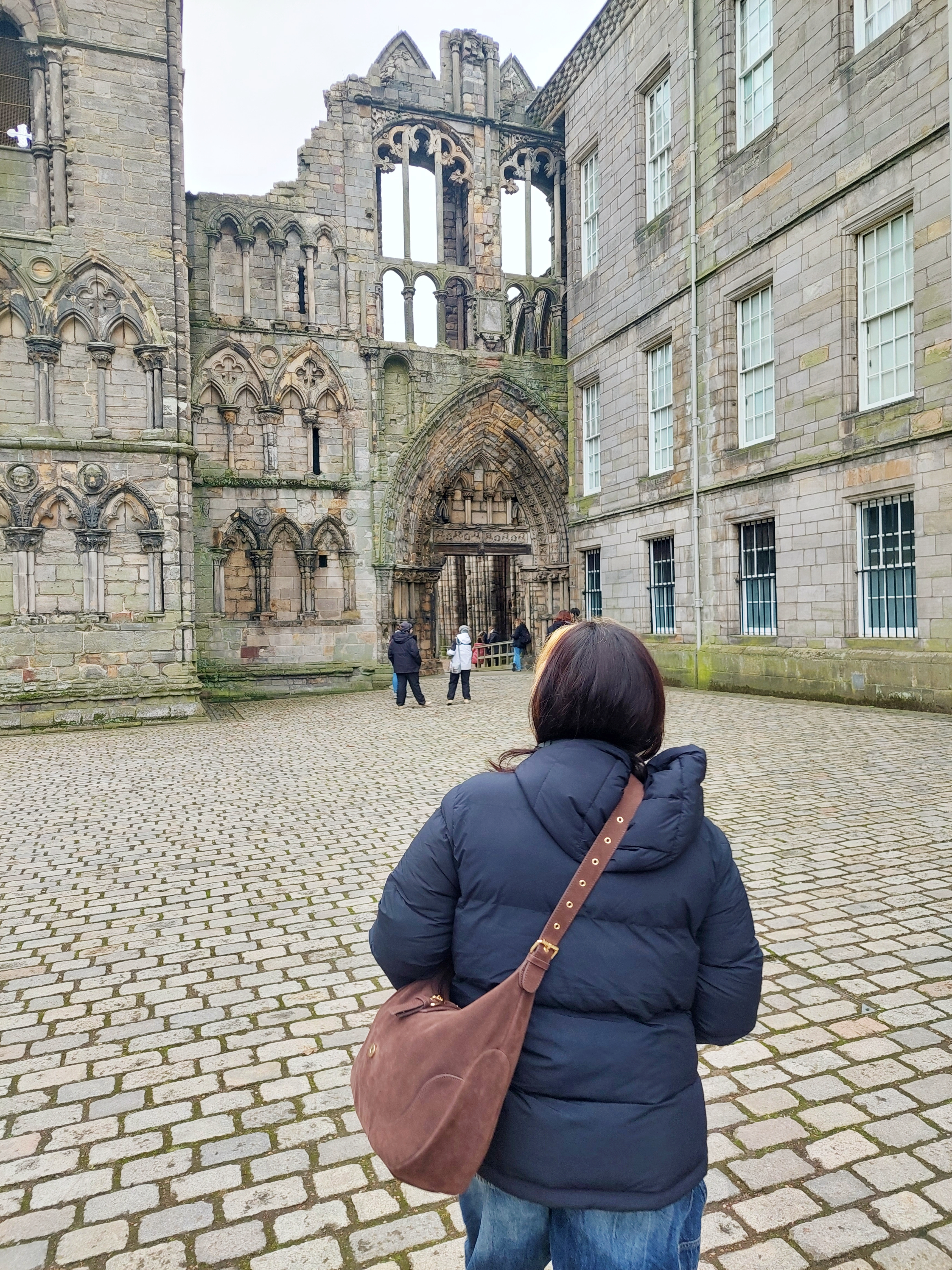 Visitor's Guide to Edinburgh's Palace of Holyroodhouse