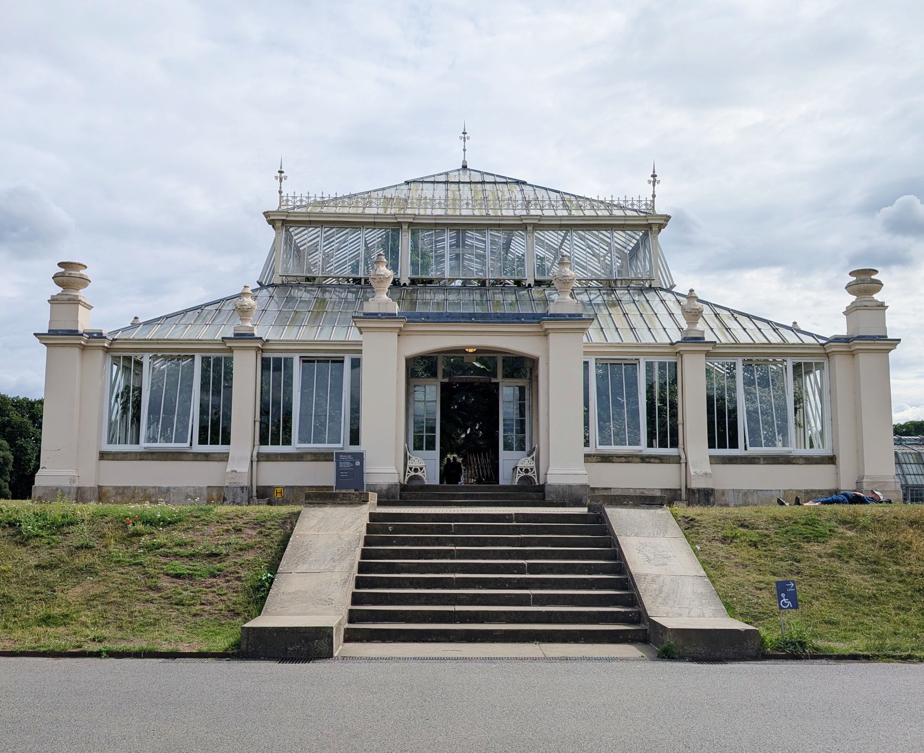 A Day at Kew Gardens - What to See, Do & Know Before You Go