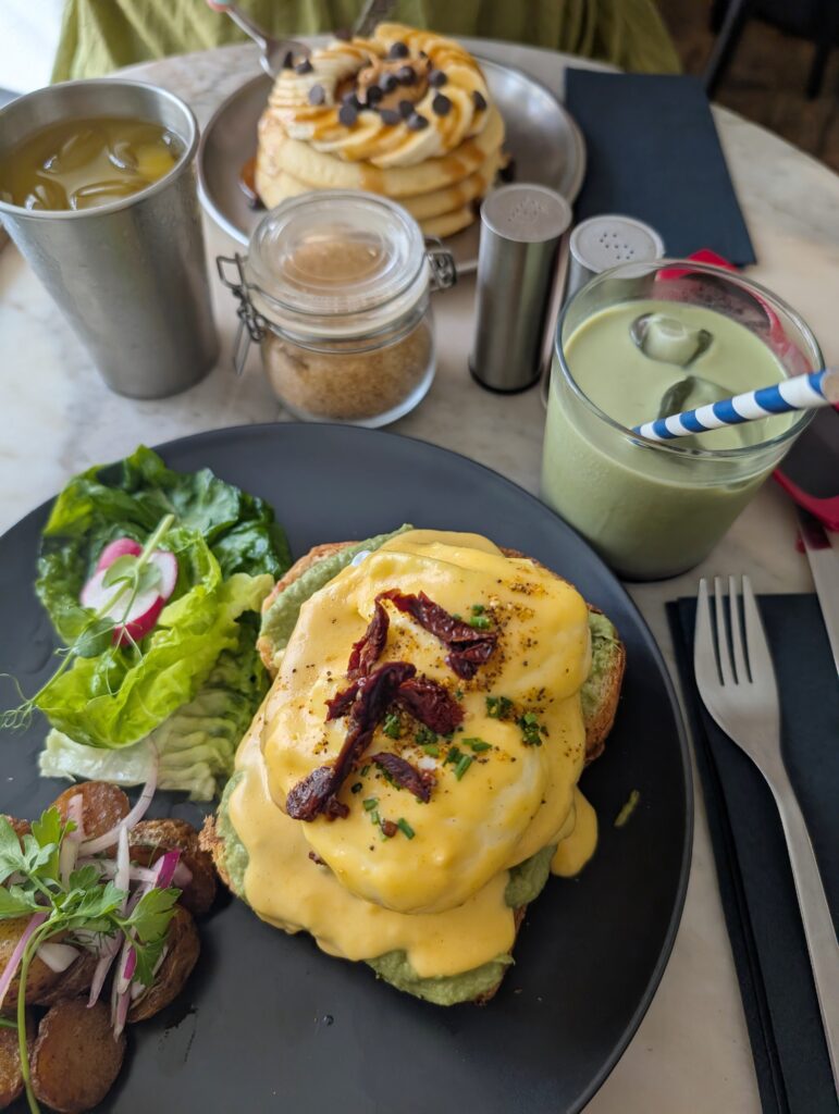 Best Brunch in Lisbon: Dear Breakfast vs. Breakfast Lovers