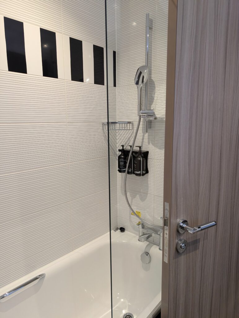 A Mother-Daughter London Adventure: Exploring the City, Hidden Gems, and Classic Favorites