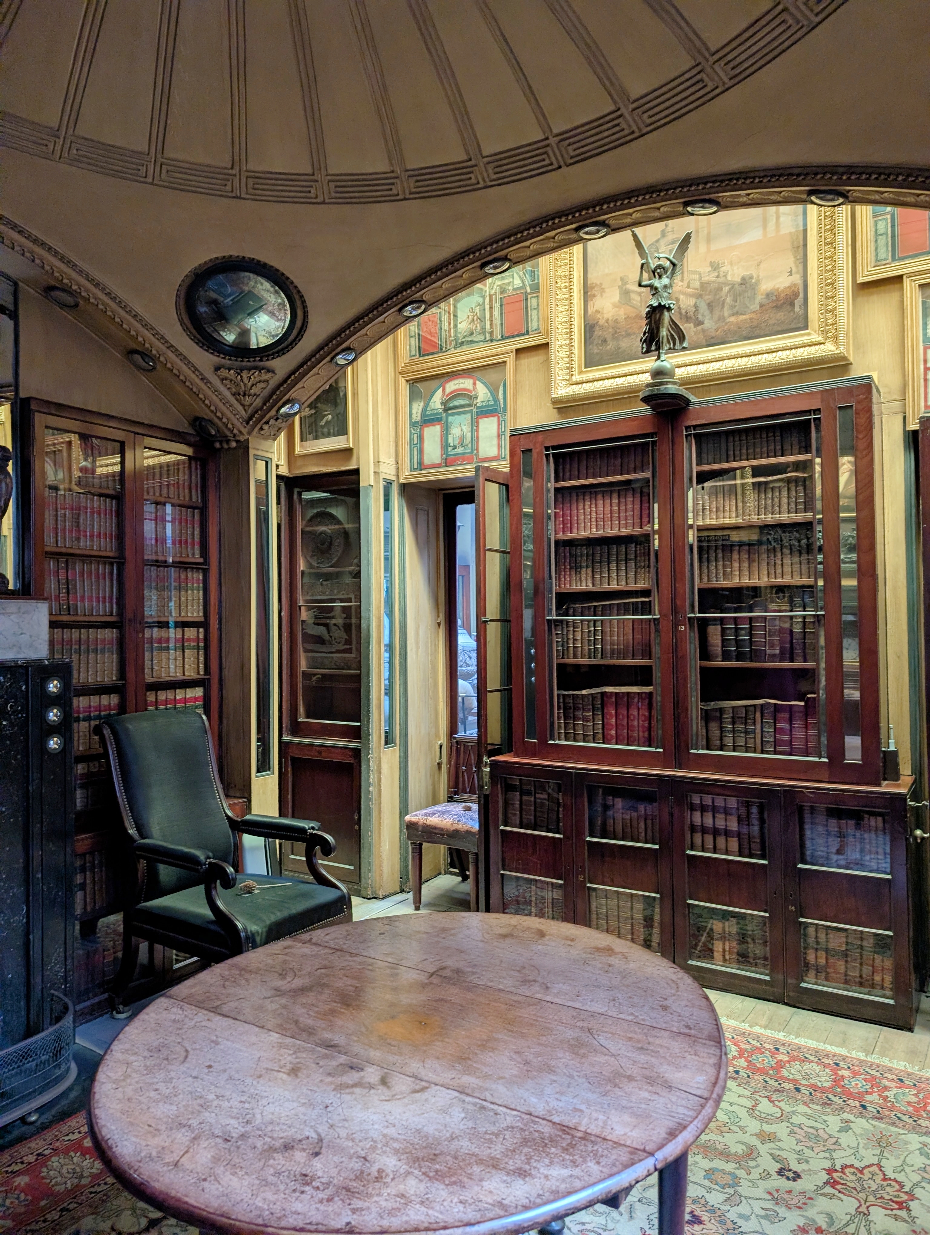 A Mother-Daughter London Adventure: Exploring the City, Hidden Gems, and Classic Favorites